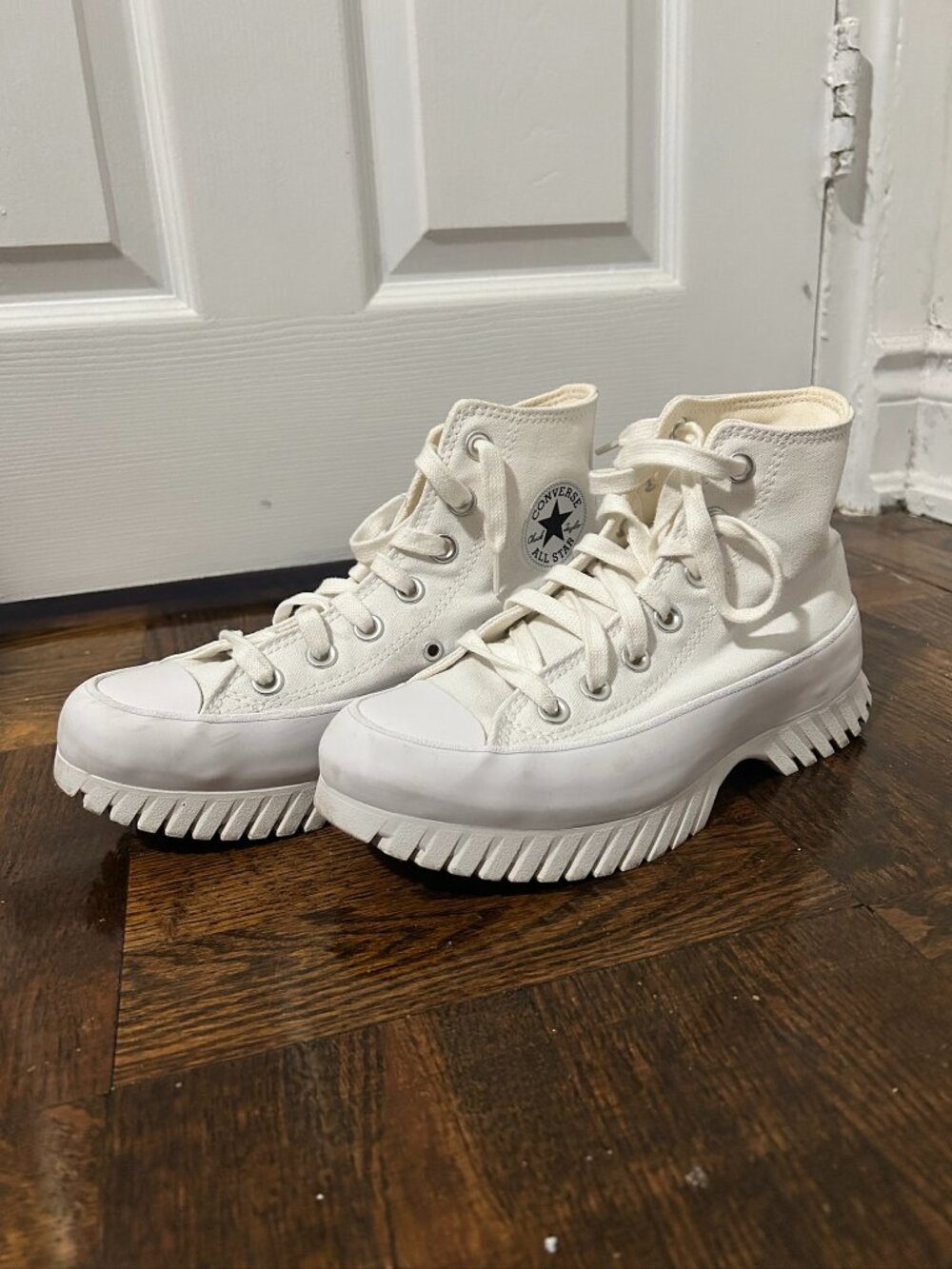 Converse Chuck Taylor All Star Lugged 2.0 High Top - Size 5.5